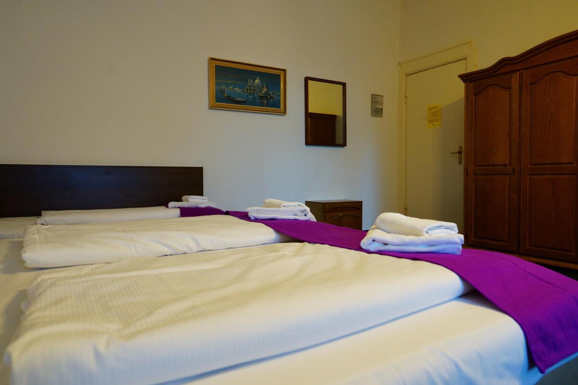 Hotelpension Margrit Berlijn Buitenkant foto