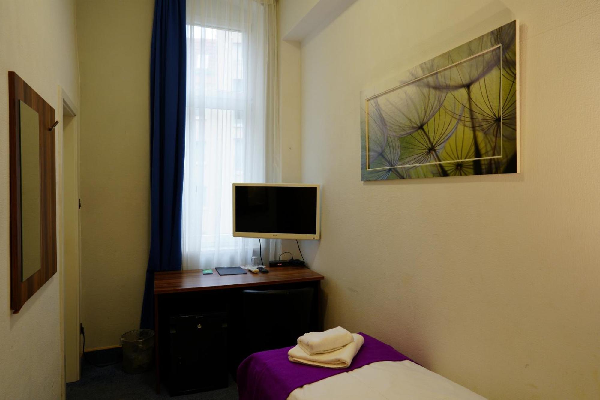 Hotelpension Margrit Berlijn Buitenkant foto